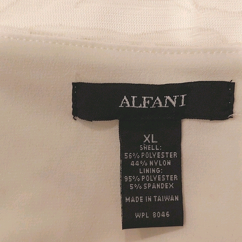 Alfani NWT Graphic Nature White Lace Top - Picture 3 of 3